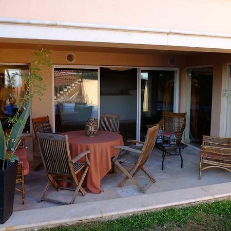 Apartamento Com Piscina Cruz Quebrada المظهر الخارجي الصورة