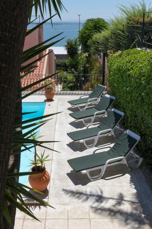 Apartamento Com Piscina Cruz Quebrada المظهر الخارجي الصورة