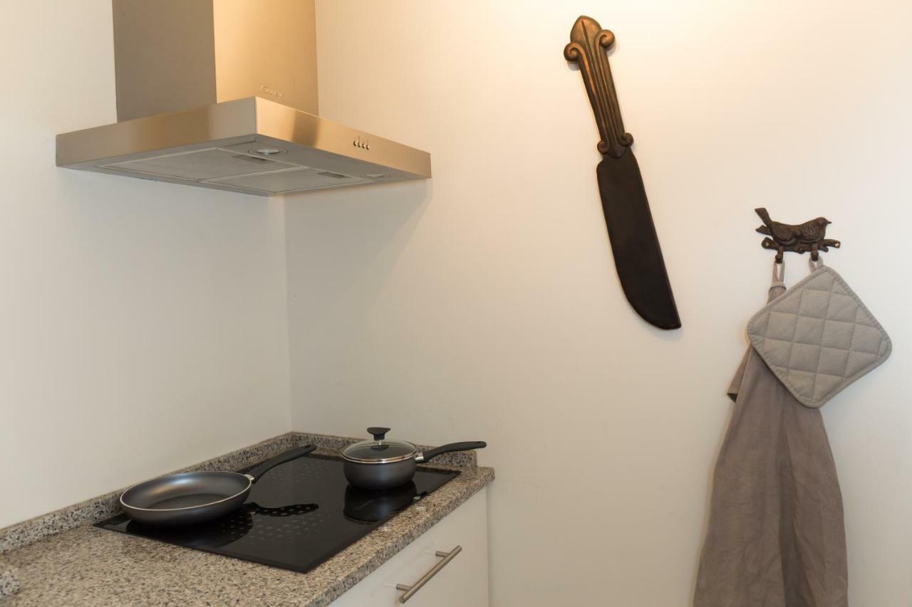Apartamento Com Piscina Cruz Quebrada المظهر الخارجي الصورة